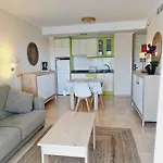 Esmeralda Seaview-suites Daire *